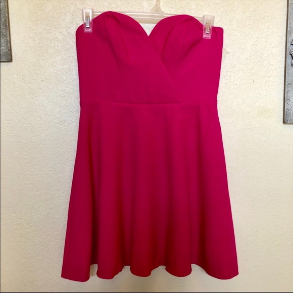 NBD NAVEN TWINS Disclosure Dress in Fuschia - Picture 3 of 7